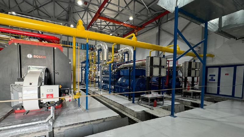 The heart of the power plant consists of two MWM cogeneration gas engine generator sets paired with two gas-fired boilers (photograph: İltekno). 